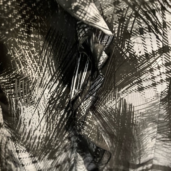 24. WOMENS CHICO’S 3/XL DETAIL TOP - Picture 6 of 8